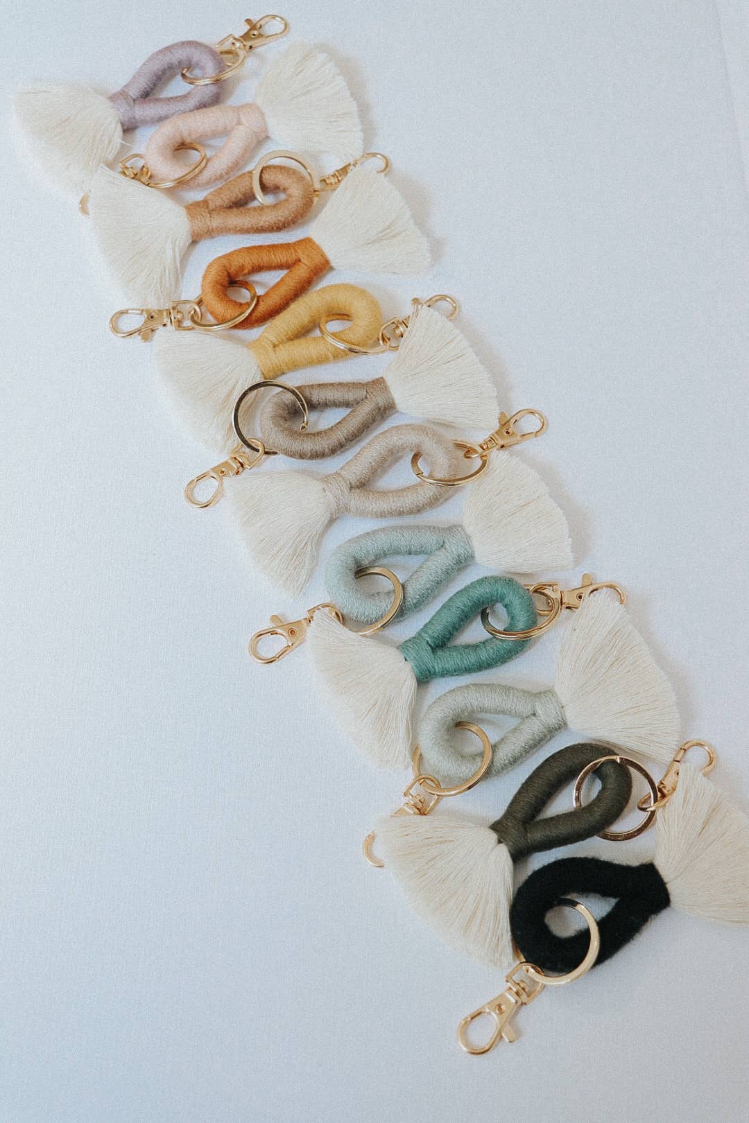 DayCrafter – Großhandel Schlüsselanhänger – Damen – Mini-Schlüsselanhänger mit Quaste - Boho Keychain5