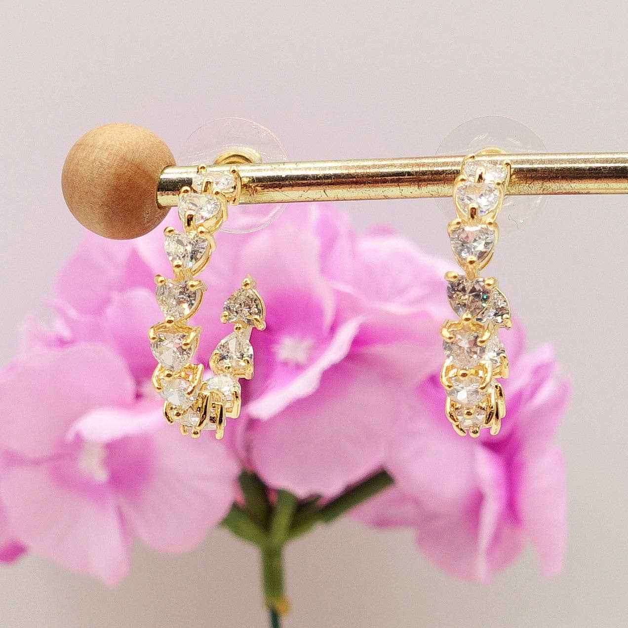 Daemon srls – wholesale Hoop-örhängen – CHERIE - HOOPS 2,5 cm - örhängen med hjärtformade zirkoner8