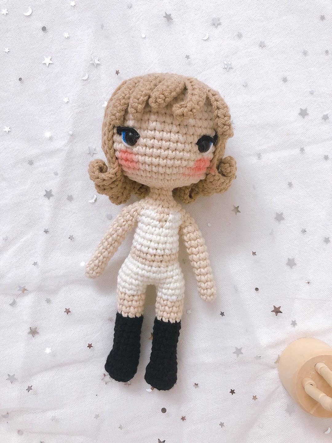 TOMOPOD LLC - Wholesale Christmas Decoration - Crochet Girls Dolls, Cute Girly Crochet  4