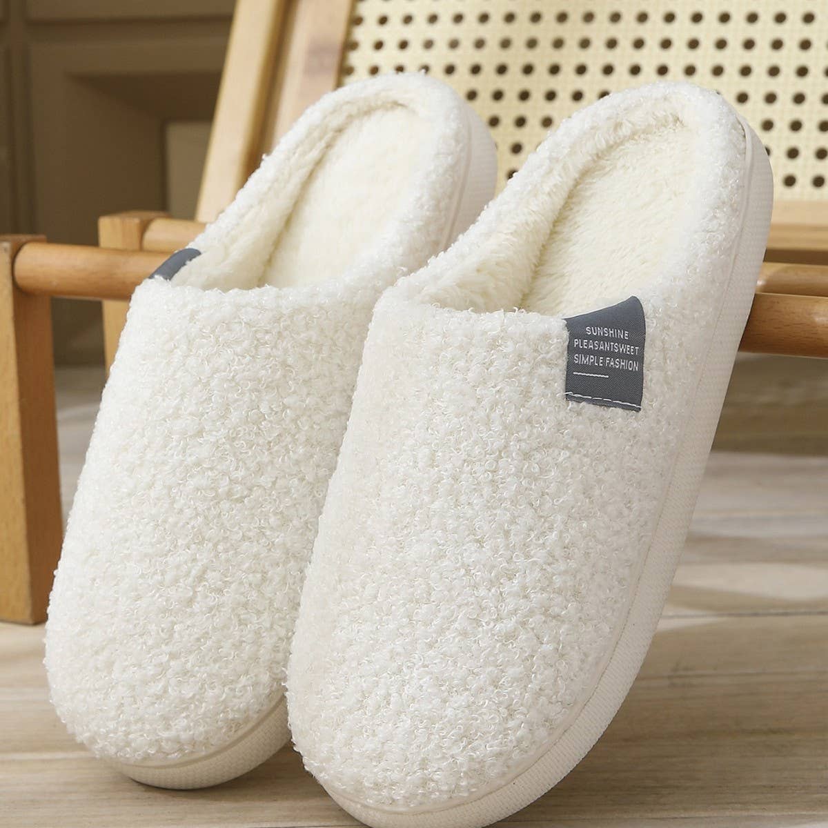 White HOME WARM INDOOR CLOSED-TOE SLIPPERS_CWSHS00286 for wholesale on Faire4