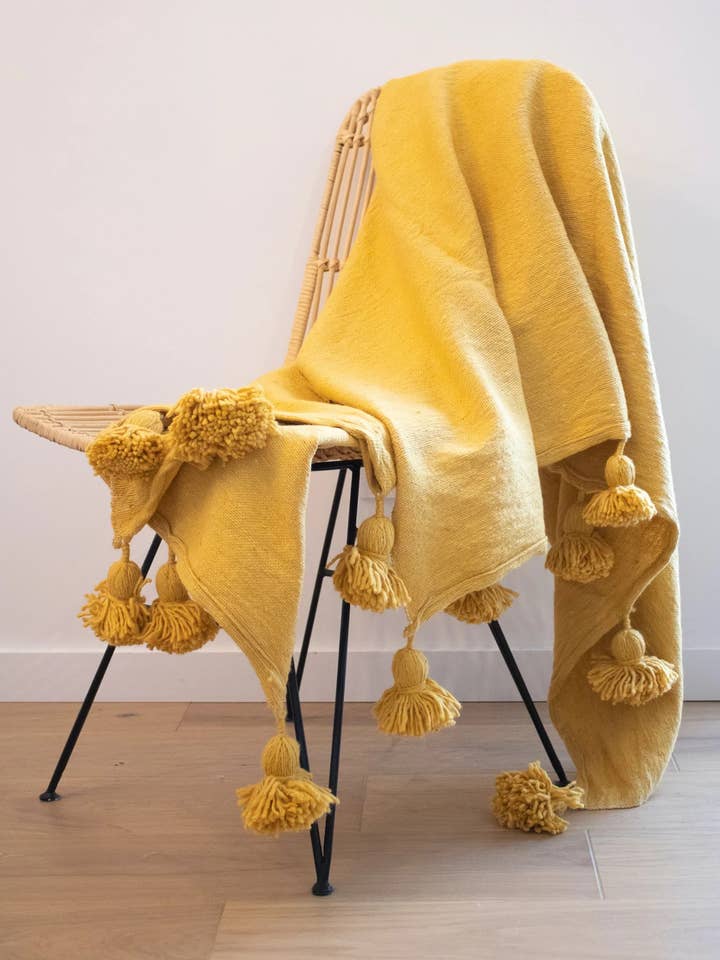 Manta Marroquina Amarela com Pompons e Franjas para Quarto por atacado de Mikwi