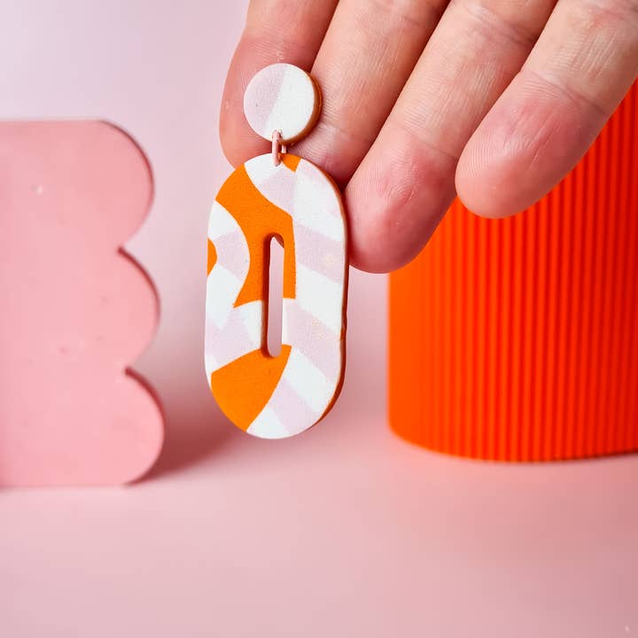 Mono - Vendita all'ingrosso Orecchini pendenti - Orecchini fatti a mano in argilla polimerica a forma organica arancione e rosa.21