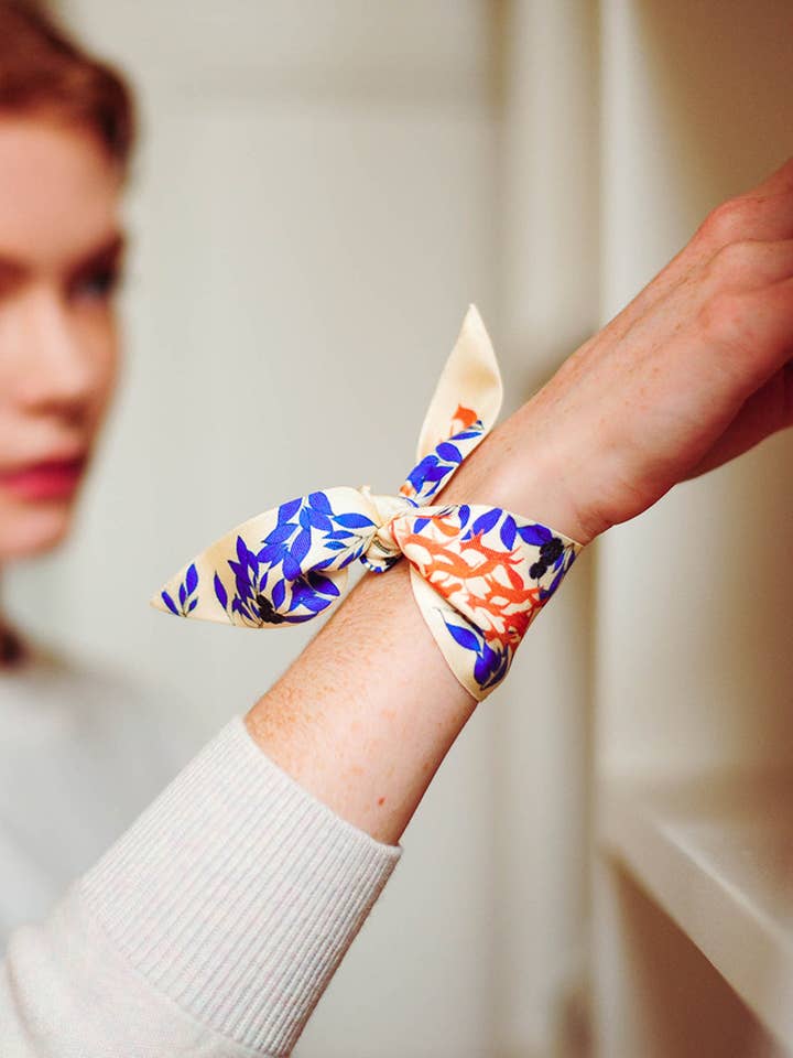 Pas de Deux silk bracelet for wholesale by Petitjean Paris