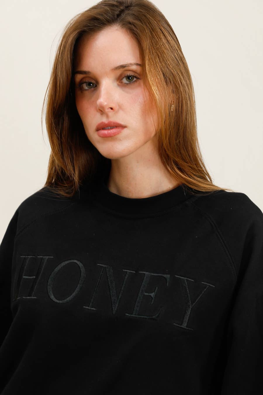 MOOYA - Wholesale Sweatshirt - Women's - Plain cotton sweatshirt with round neck embroidery HONEY - M2196