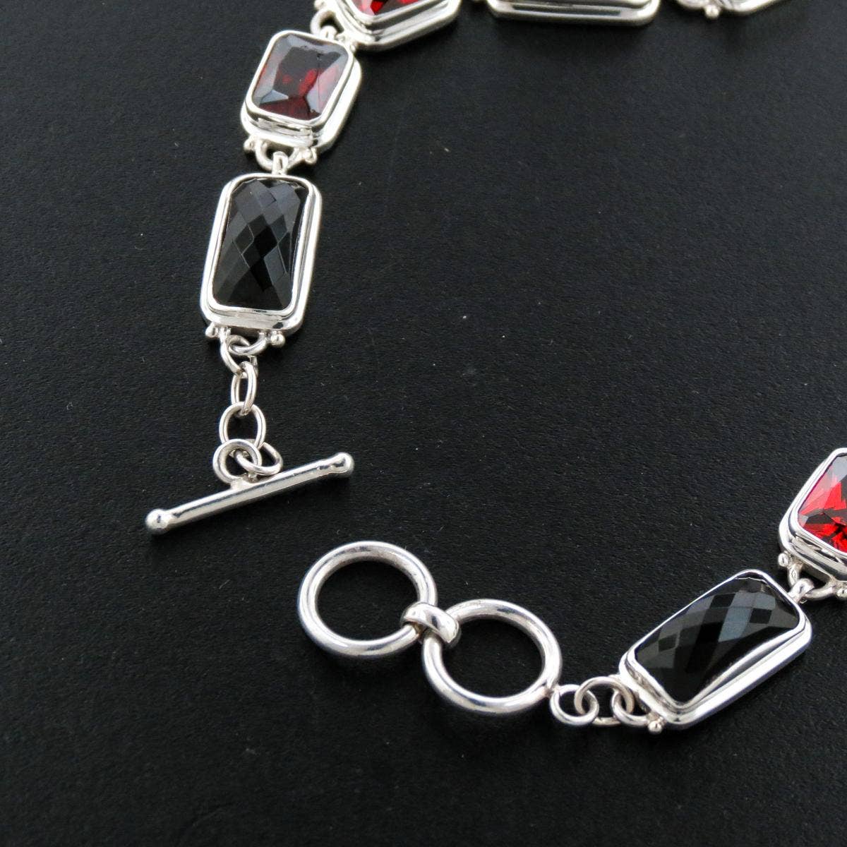 FifiRose - Wholesale Beaded/Pearl Necklace - 925 silver brilliant 40ct red garnet 45ct onyx sterling necklace, 17 1/2"3