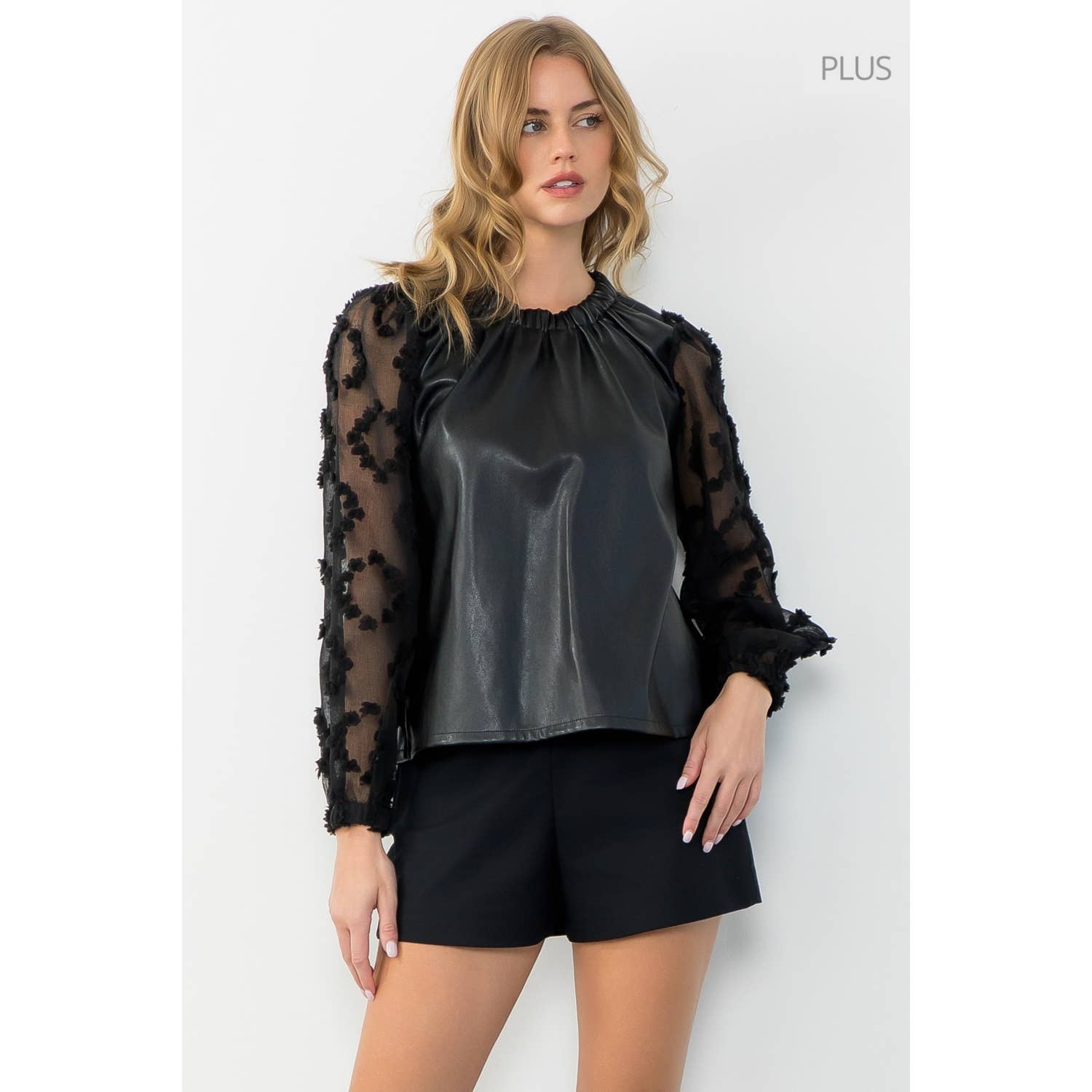 PRETO Top de Couro em Tamanho XL de Média Mista para venda a revendedores na Faire6