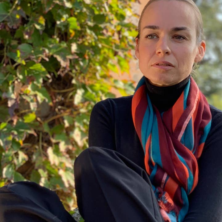 ÉTOLE FEMME EN LAINE IMPRIMÉE 70X200 CM ORANGE, ROUGE, LIGNES PÉTROLE CODE 466 pour la vente par C.C.&Co.Srl