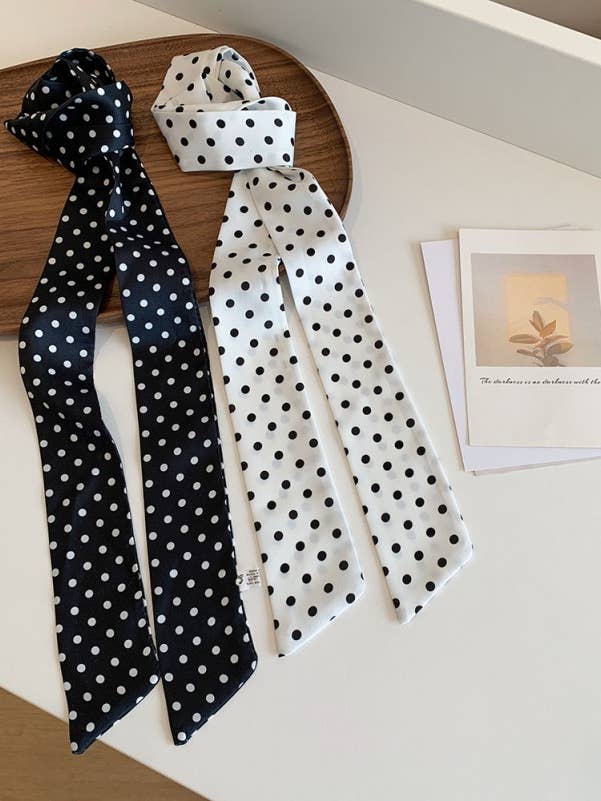 WEICHER SEIDIGER SCHMALER TWILLY SCHAL HALSKETTE UMHANG | 40SC695 für den Großhandel von JOSSLYN by wall to wall