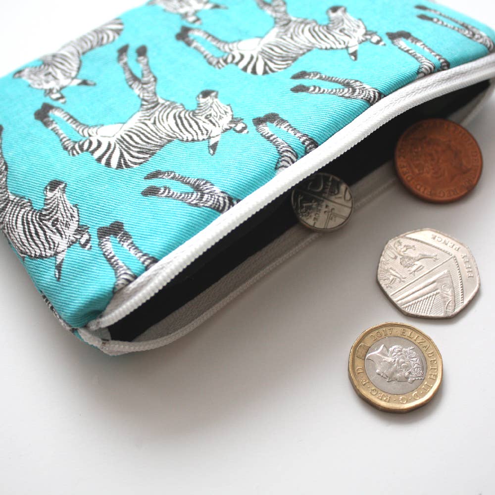 Urbanknit – wholesale Pouch – Women’s – Zebra Zipper Pouch2