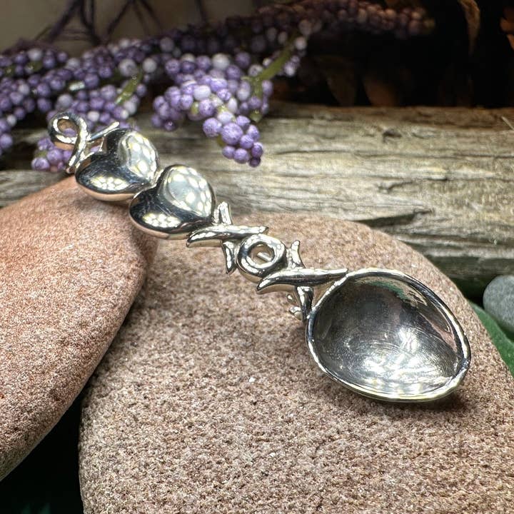 Kram & Kys Kærlighedsske Broche for engroshandel hos Celtic Crystal Designs Jewelry & Gifts