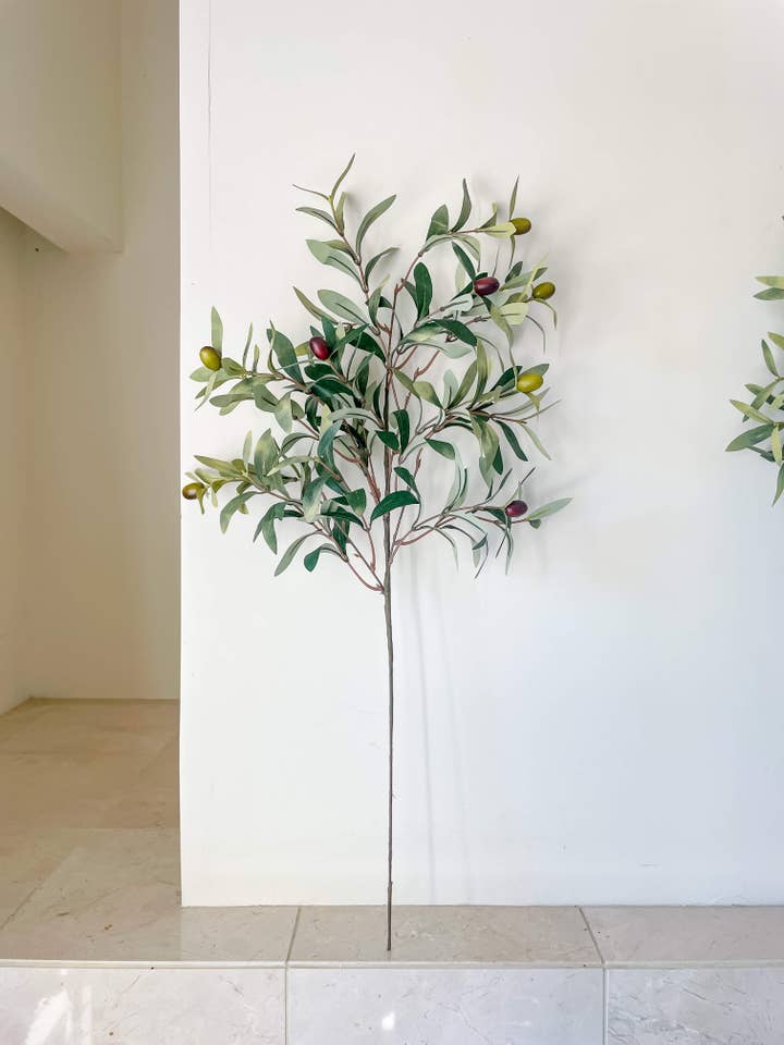Tige de rameau d'olivier 31" Faux feuillage pour la vente par Hycroft Home Decor