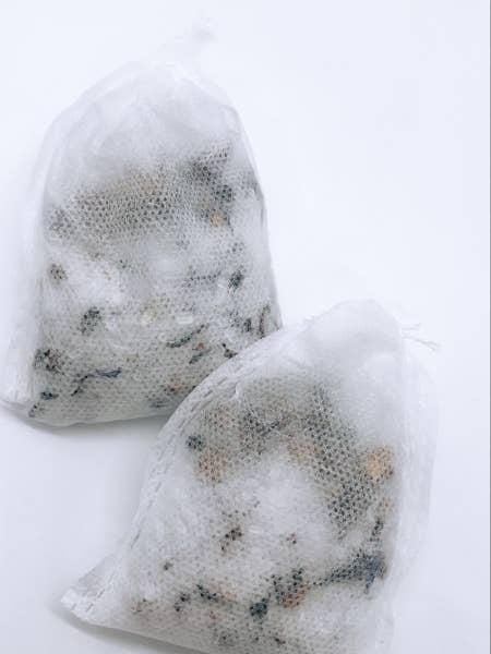 Blueberry + Jasmine Botanical Bath Tea Sachets for wholesale by dax + jade