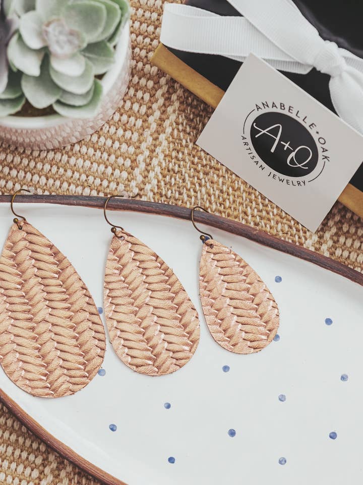 Metallisk koppar Tårdroppar för wholesale av Anabelle+Oak