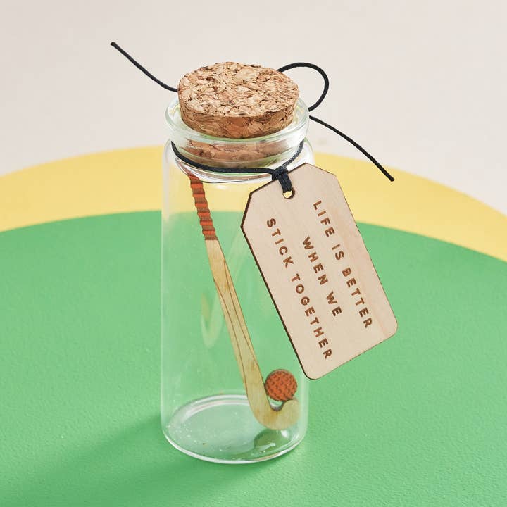 Cadeau souvenir de sport de hockey, bouteille de message pour la fête des pères pour la vente par Bombus