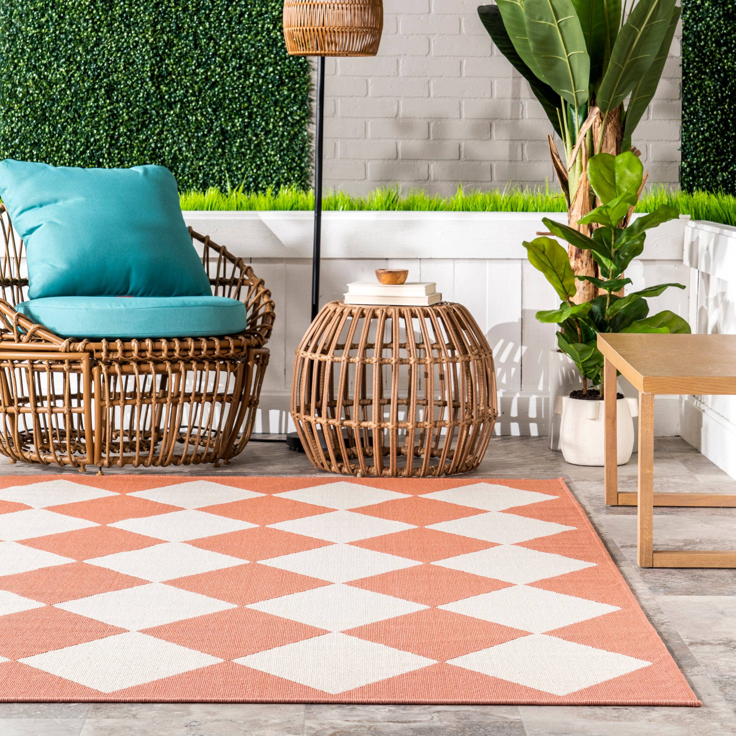 Beige Sabina Diamond Trellis Indoor/Outdoor Area Rug for wholesale on Faire23