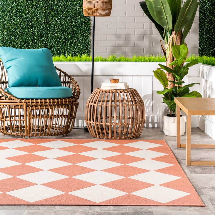 Beige Sabina Diamond Trellis Indoor/Outdoor Area Rug for wholesale on Faire23