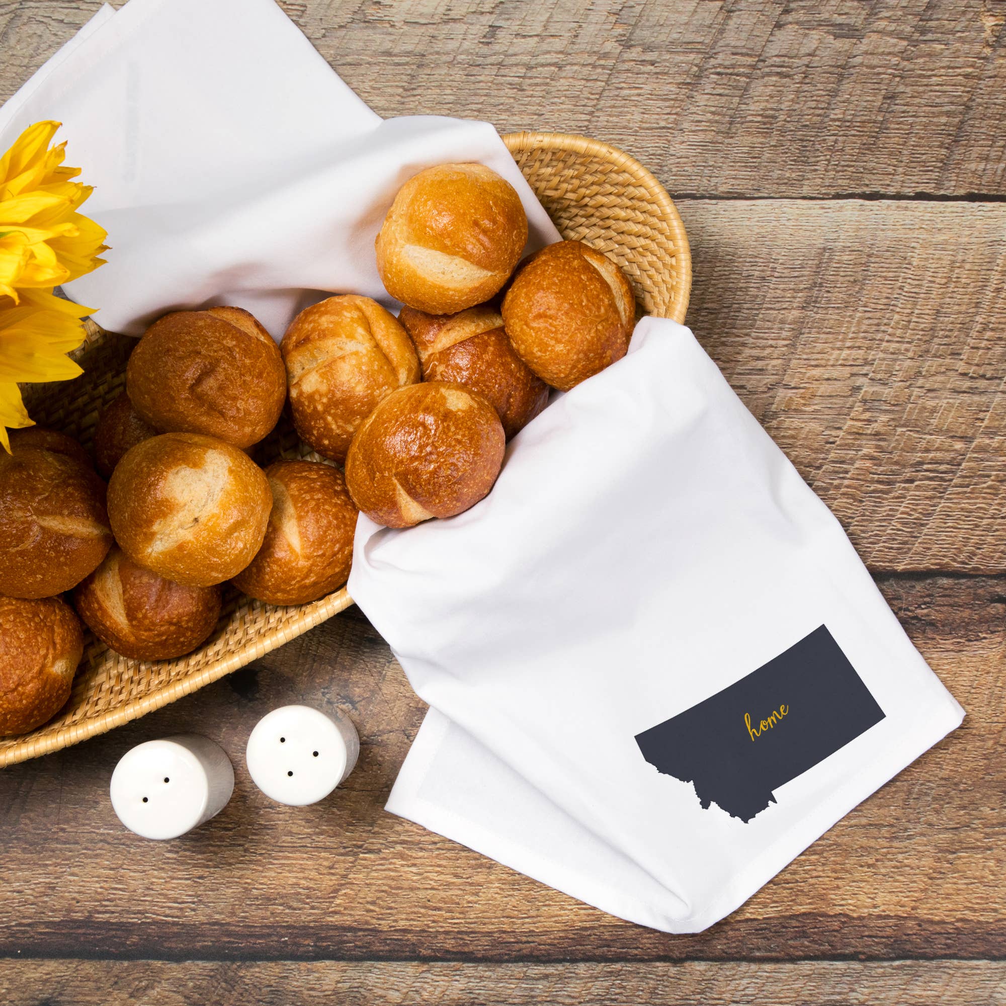 Lantern Press - Wholesale Tea Towel - ORGANIC TEA TOWEL Montana, Home State, Gray on White7