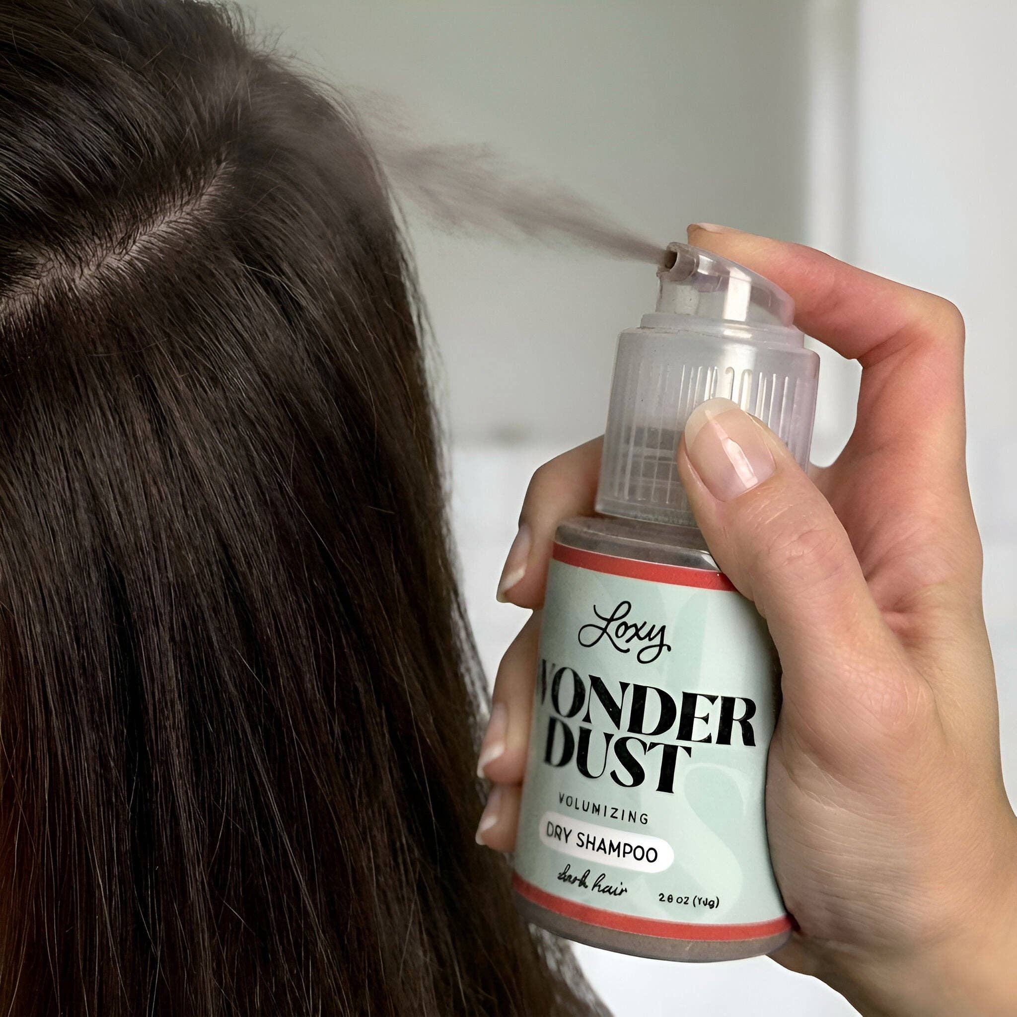 Loxy - Wholesale Dry Shampoo - Wonder Dust Dry Shampoo: Oil-Absorbing, Volumizing Powder for Light, Brown & Dark Hair5