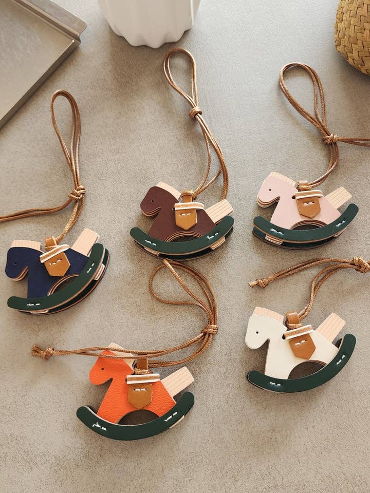 RODEO Porta-chaves, Pingente de Bolsa Cavalo de Balanço em Couro Feito à Mão por atacado de MOND HAUS