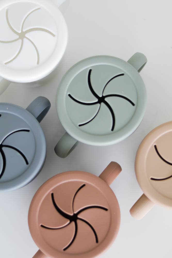 The Saturday Baby - Vente Boîte à goûter - Enfant et bébé - Gobelet à snack en silicone The Saturday Baby15