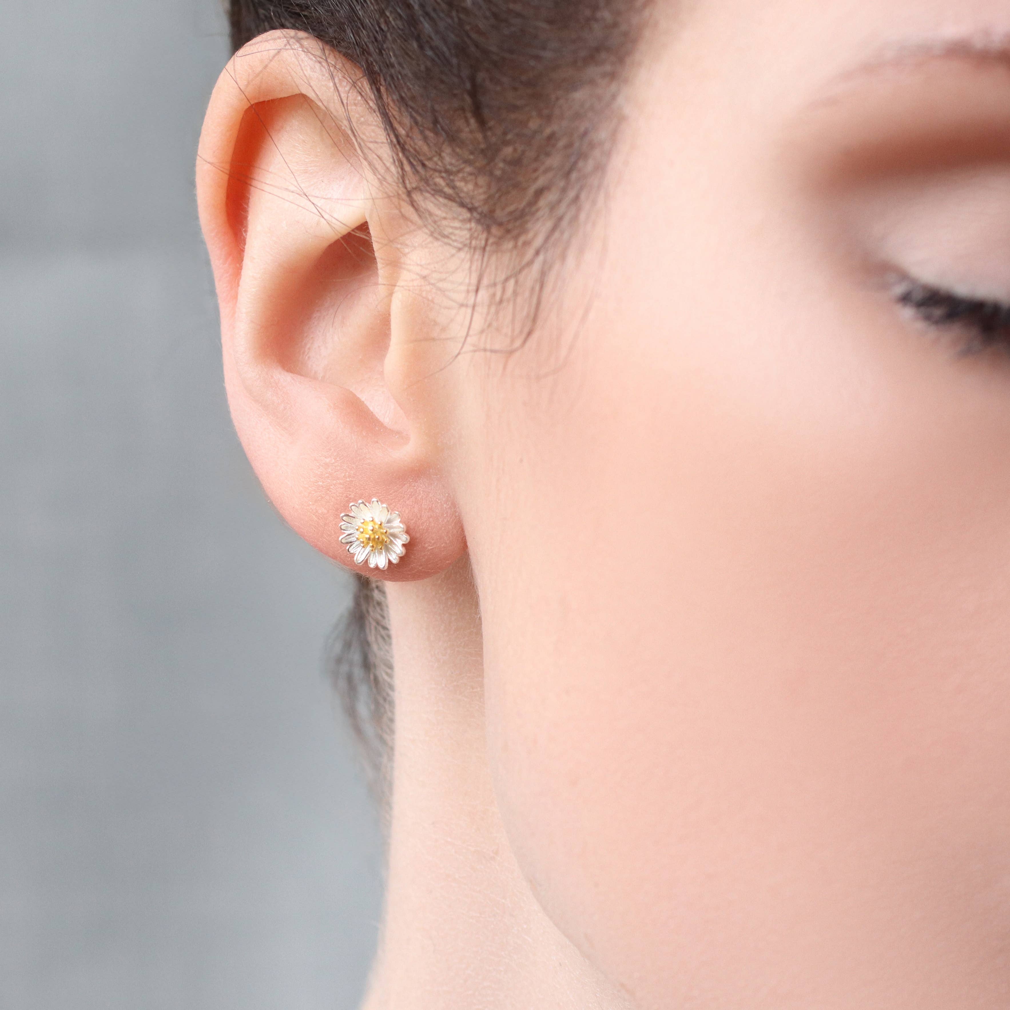 Silk Purse, Sow's Ear - Wholesale Stud/Post Earrings - Daisy Sterling Silver Stud Earrings7
