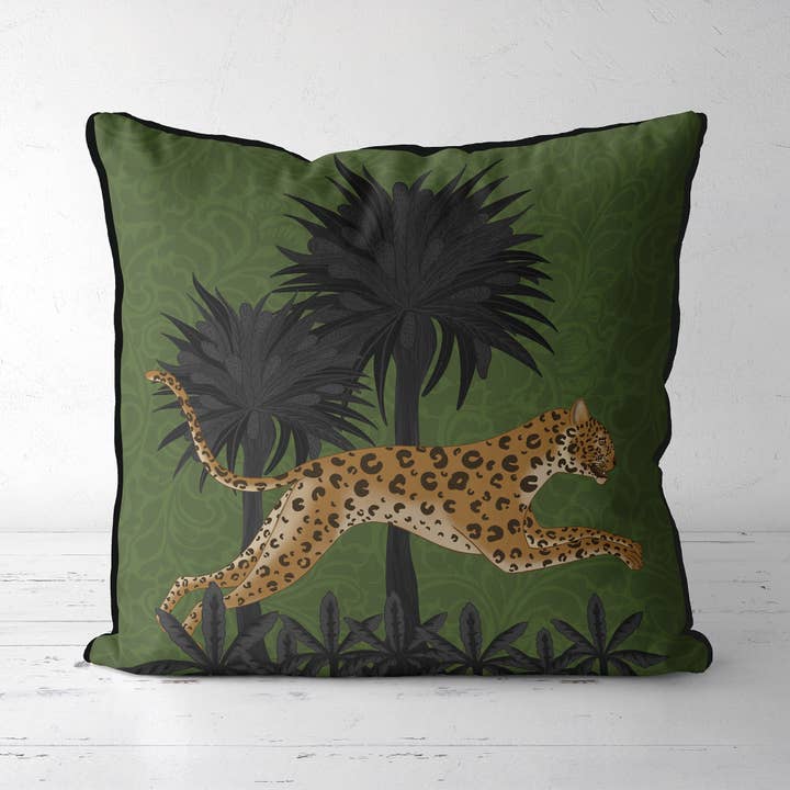 FabFunky Ltd – Engroshandel Pyntepude – Hoppende Leopard Animalia Tropisk pude eller havepude