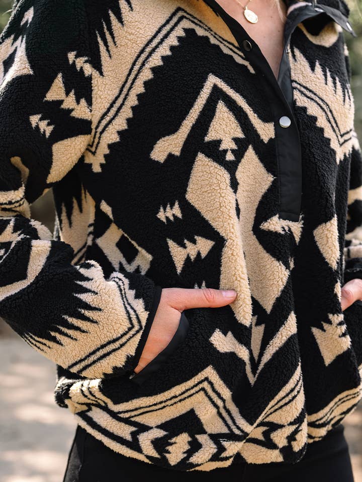 LALA LOO - Wholesale Sweatshirt - Women's - LALALOO Western Aztec Fleece Half Buttoned Sweatshirt4