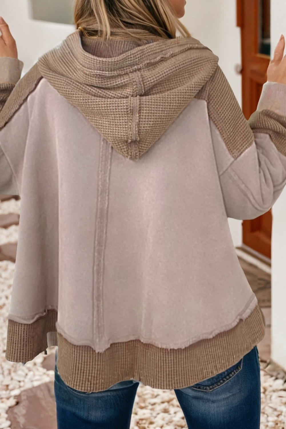 Chèvre Sweat à capuche patchwork en maille gaufrée surdimensionnée avec coutures apparentes LDC| S-4X en vente sur Faire1