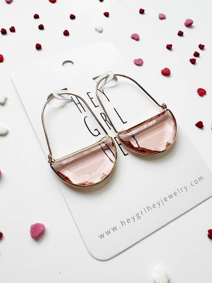 Les Boucles d'Oreilles Lennon Roses pour la vente par Hey Grl Hey Jewelry