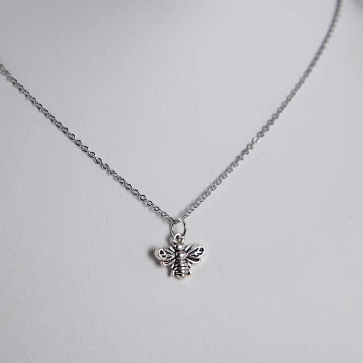 Mumu Beads - Wholesale Pendant/Charm Necklace - Classic Bee Necklace1