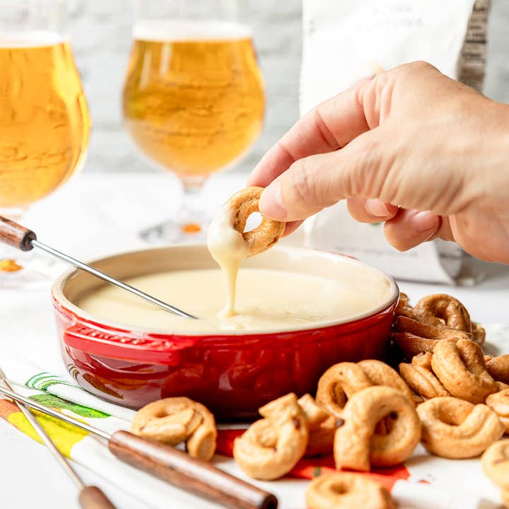 Bona Furtuna - Wholesale Crackers - Organic Caramelized Onion Taralli2