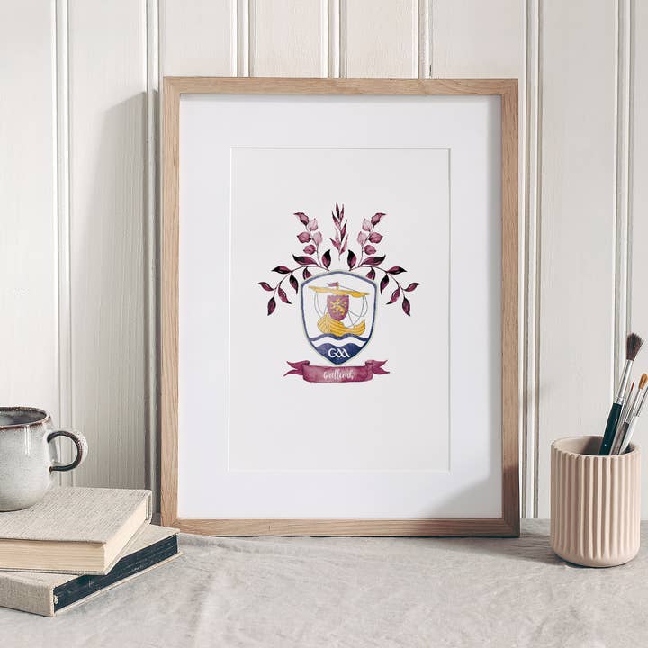 Stampa d'Arte Stemma Galway GAA - Calcio Gaelico - Hurling per la vendita all'ingrosso da parte di Minikin Studio
