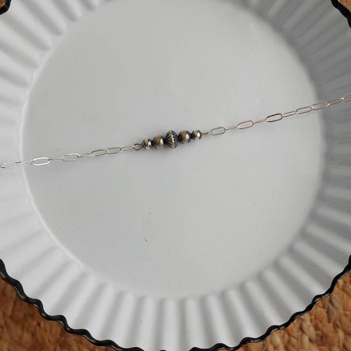 The peachy cactus boutique - Wholesale Choker/collar - All about the pearls choker