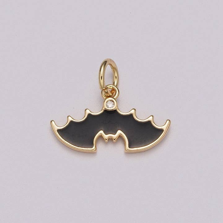 Pendentif inspiré d'Halloween en forme de chauve-souris noire en émail pour bijou inspiré d'Halloween, M-856 pour la vente par Aim Eternal