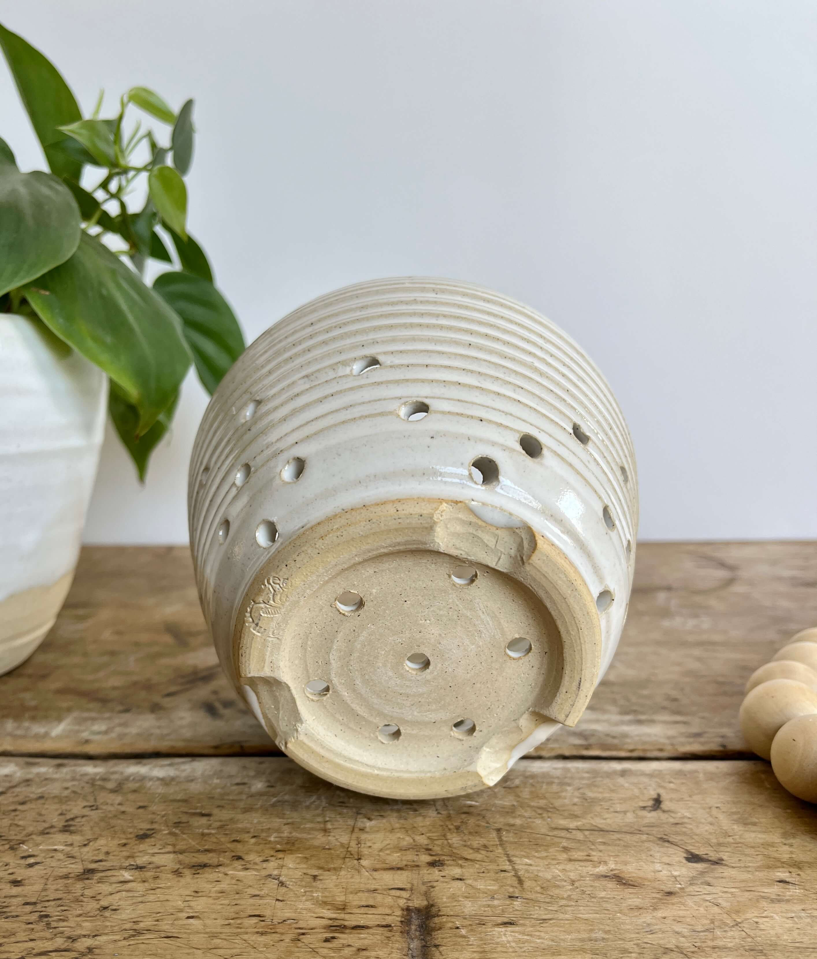 Coastal Clay Co. - Wholesale Colander - Classic Summer Berry Bowl With Saucer - Ceramic Colander10