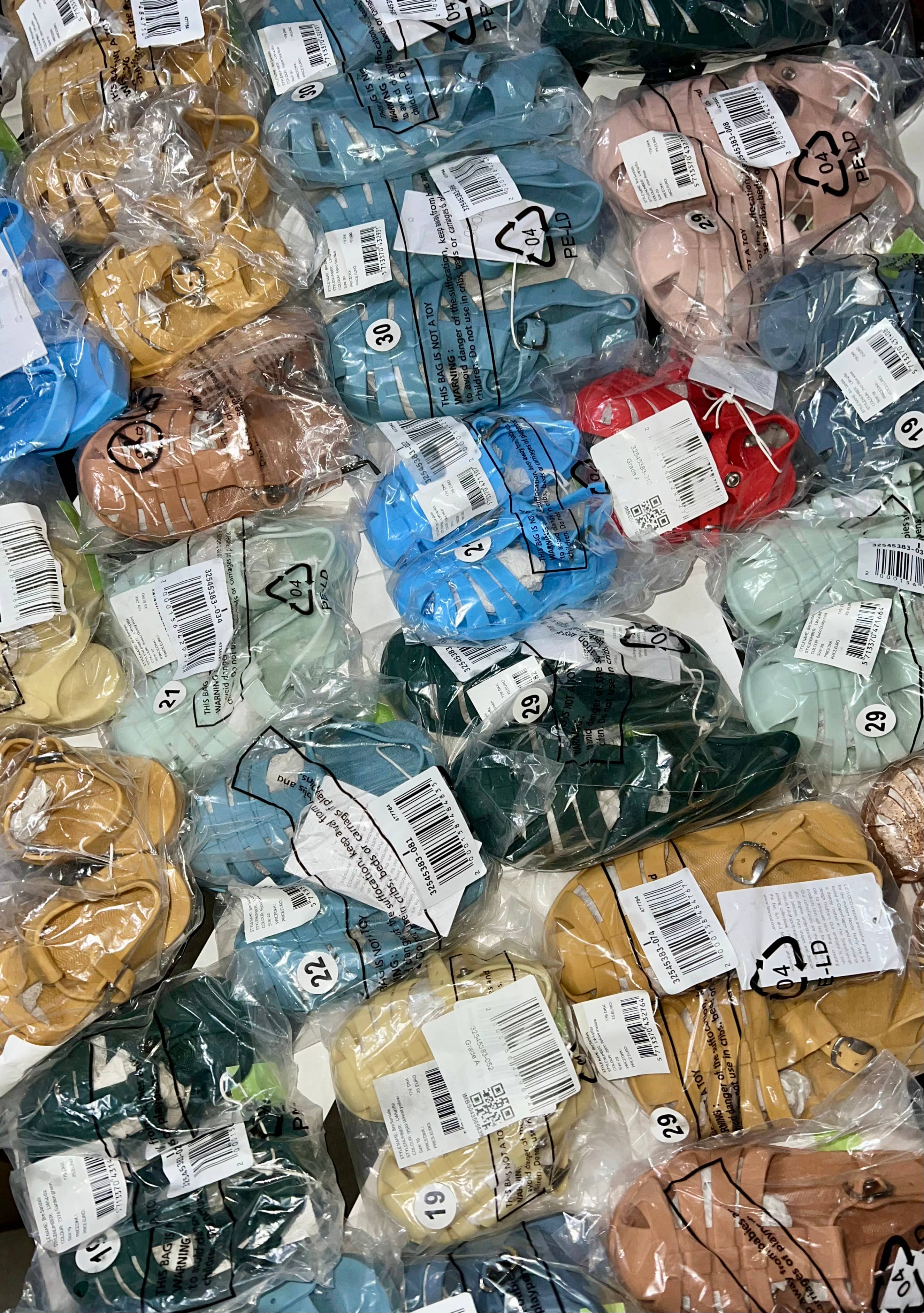 Salzmann Restwaren GmbH – wholesale Sandals – Kids – Liewood and other children's shoes sandals, water shoes, summer shoes2