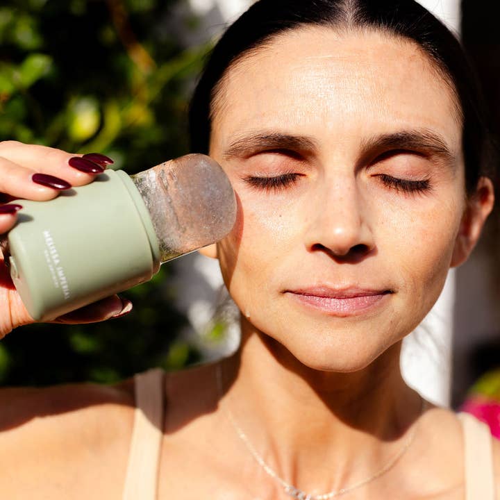 Vert Sage Cryo Facial Ice Pop – Outil de rituel de soins personnels en vente sur Faire0
