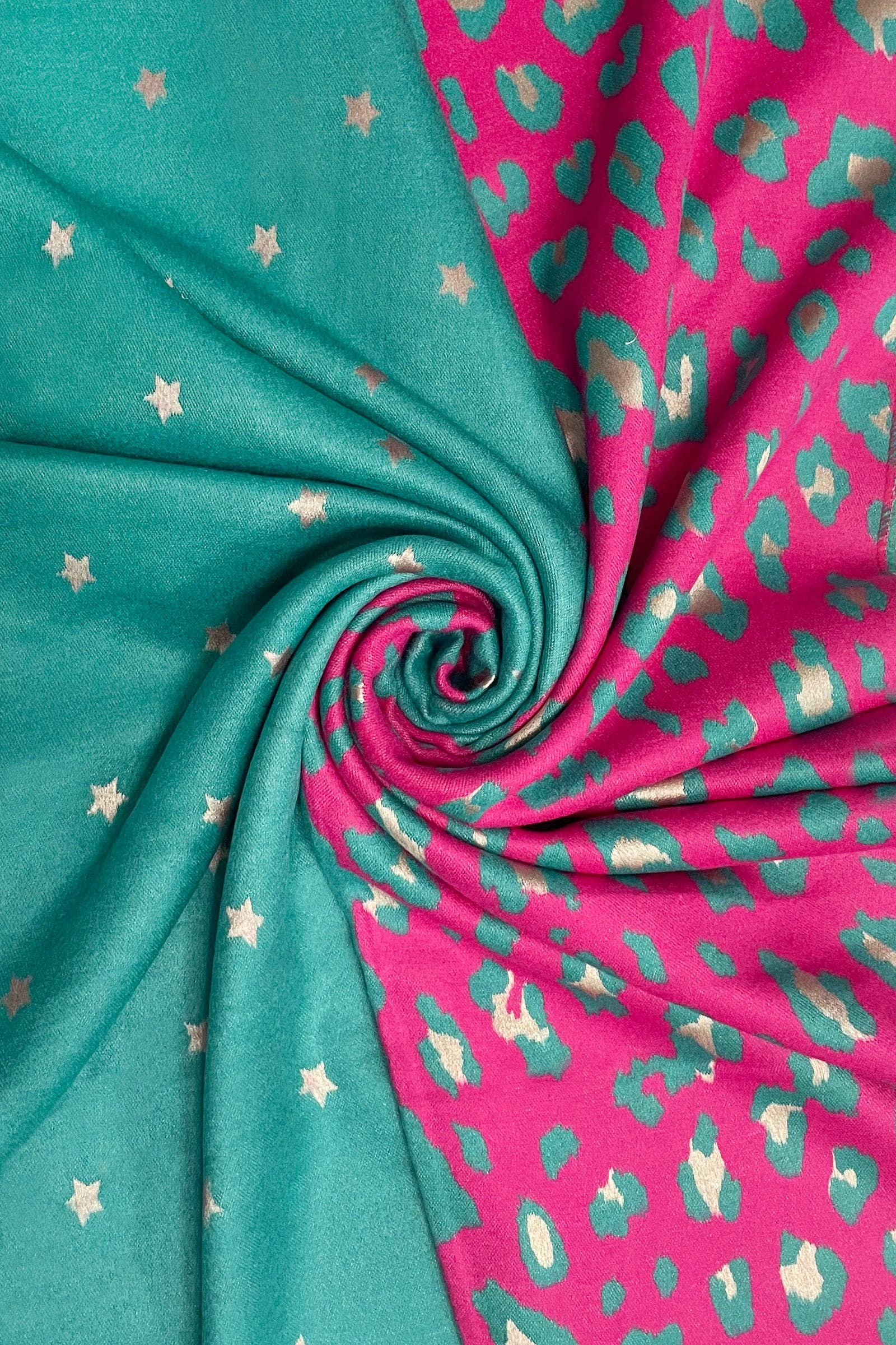 Fashion Scarf World – wholesale Halsduk - Dam – Stjärn- och leopardmönstrad vändbar scarf med fransar16