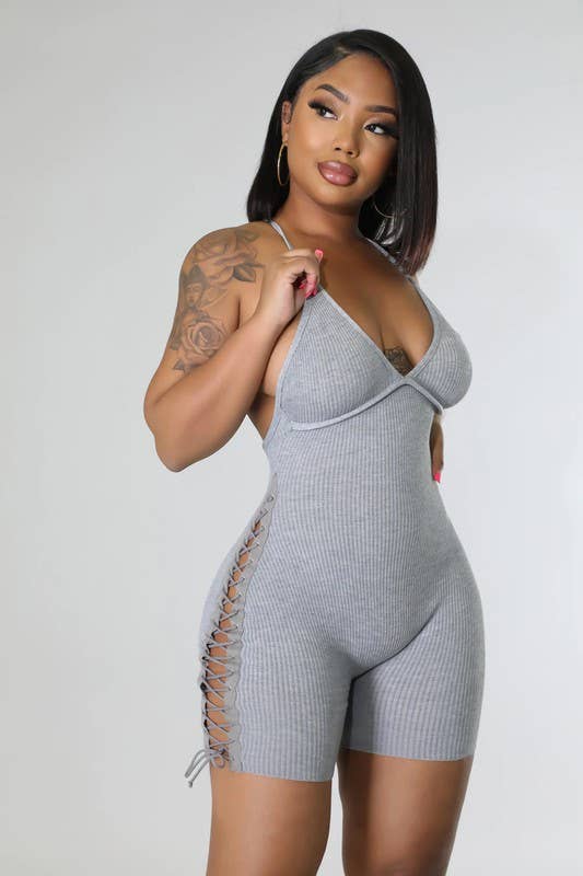 5besties inc – Großhandel Romper – Damen – Strampler aus Strick mit Schnürung15