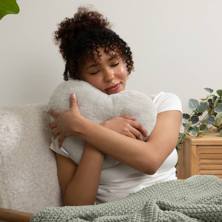 Hugimals World - Wholesale Spa/Therapy Pillow - Heart to Hug Pillow - Soothing Gray2