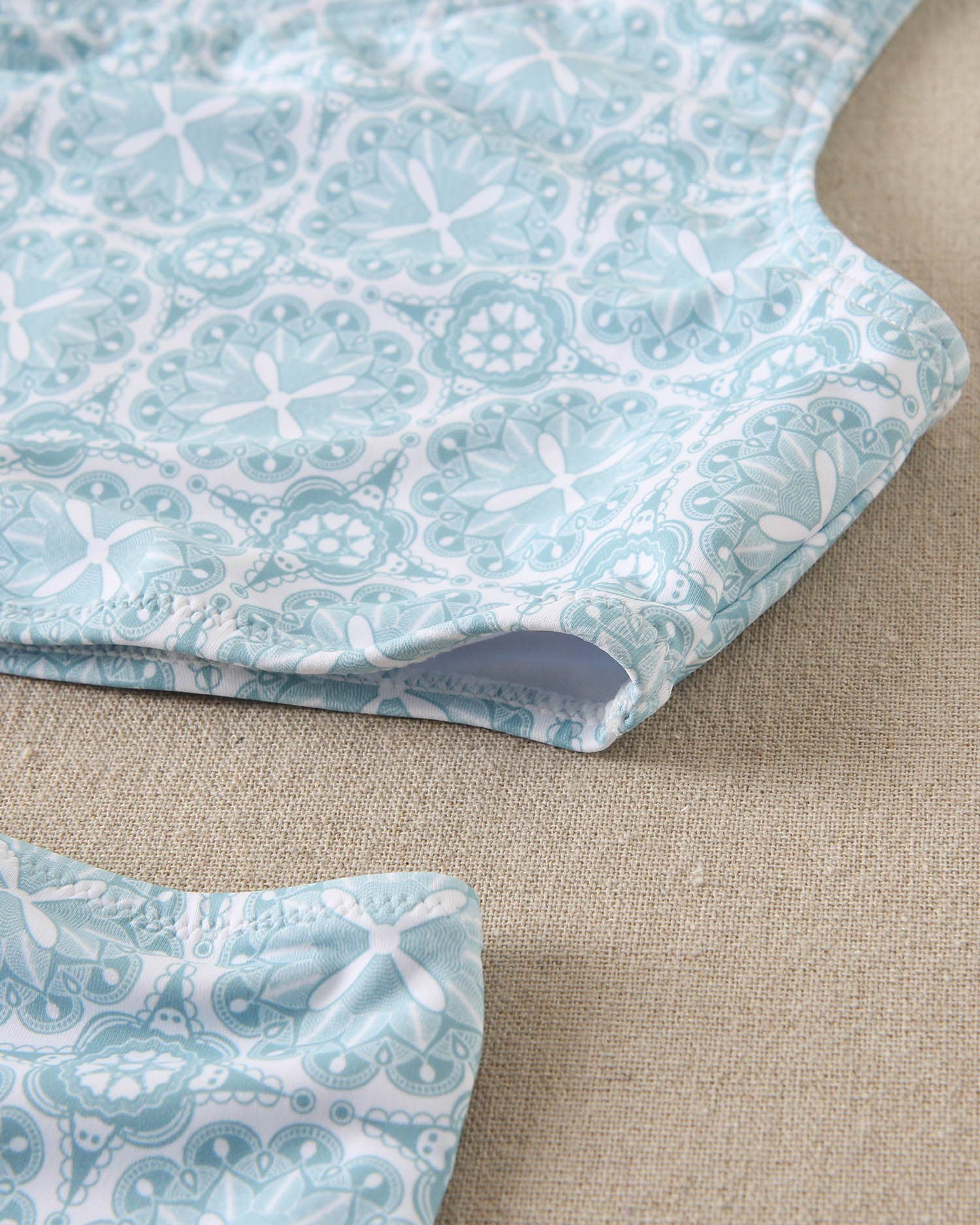 Dadati – wholesale One-piece swimsuit – Kids – Girl's swimsuit with asymmetric blue retro print4