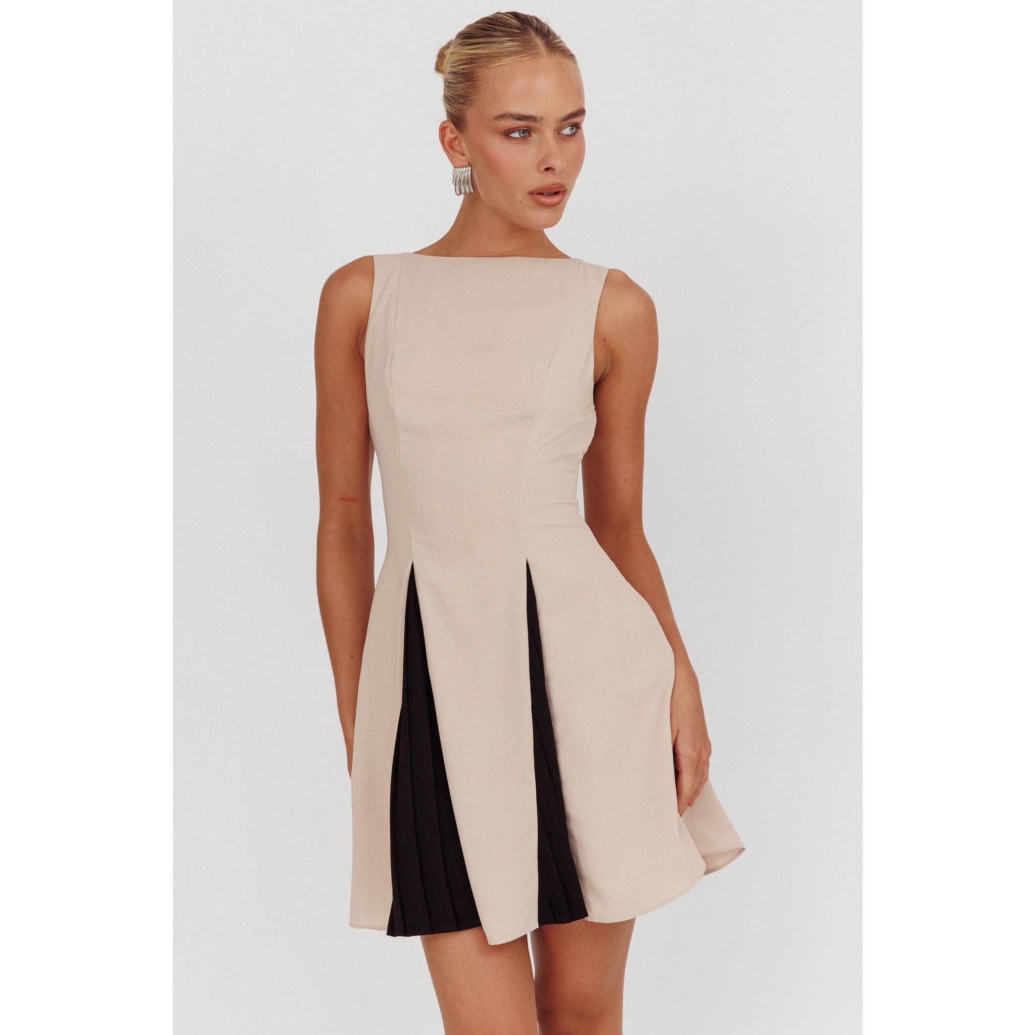 One and Only Collective - Wholesale Dress - Women's - BOAT CONTRAST COLOR MINI DRESS / 64615J1