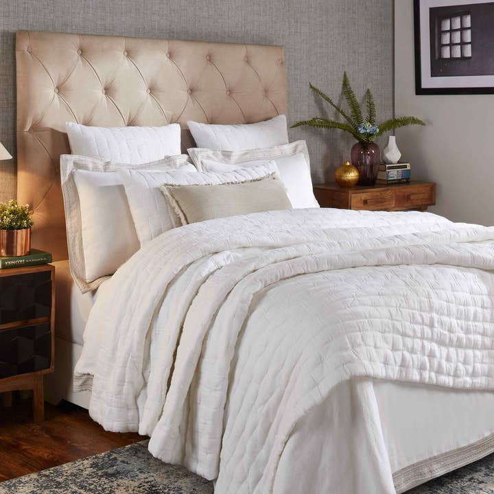 Orchids Lux Home - Wholesale Quilt - Sophie Quilt - Queen - 94" X 96" - White