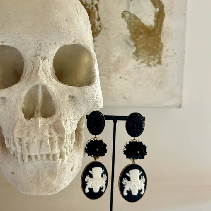 Maison Otto French Lifestyle Distribution - Wholesale Dangle earrings - Diva Big Event Earrings Black by Julie Sion Paris1