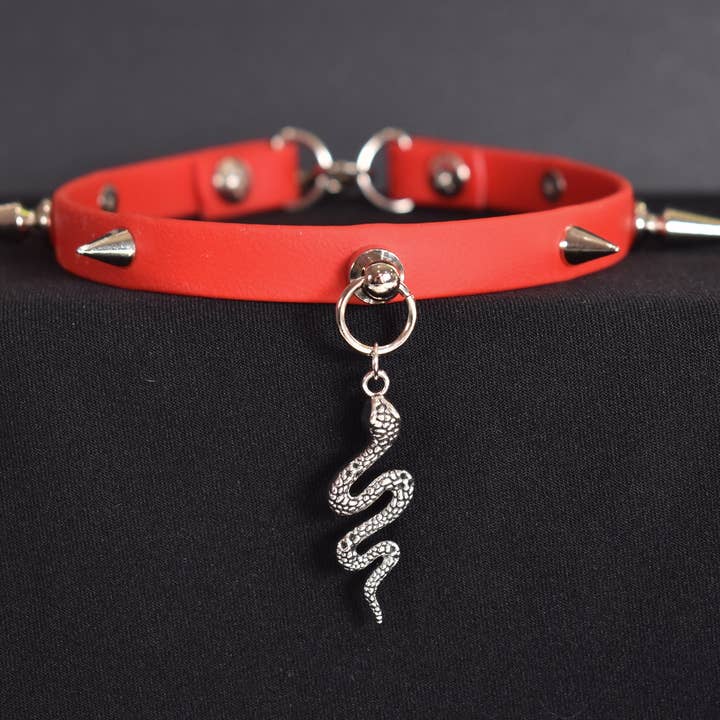 Naughty Pawsies – wholesale Choker/collar – Biothane Red Snake Spiked Choker
