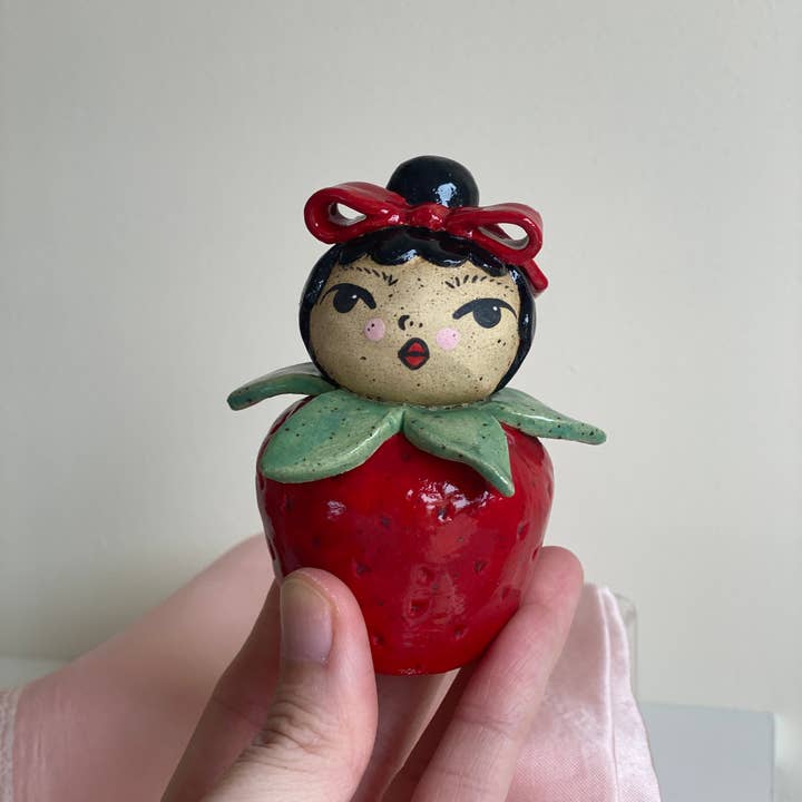 Munbeibi - Wholesale Decorative Figurine - June the Ceramic Strawberry Munbeibi0