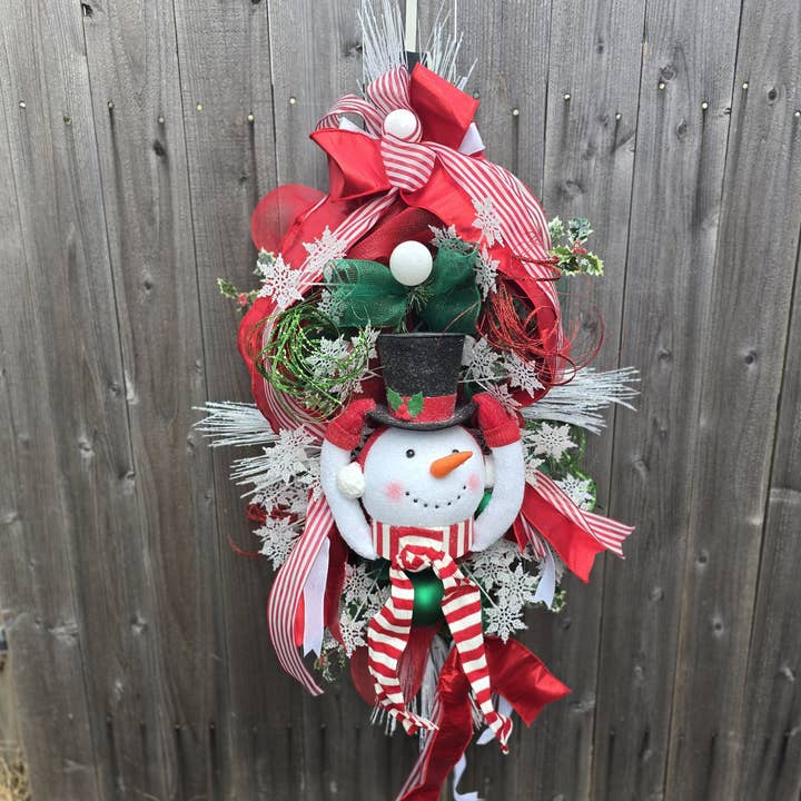 An Array of Wreaths, LLC – wholesale Christmas decoration – Large Snowman Christmas/Winter Swag2
