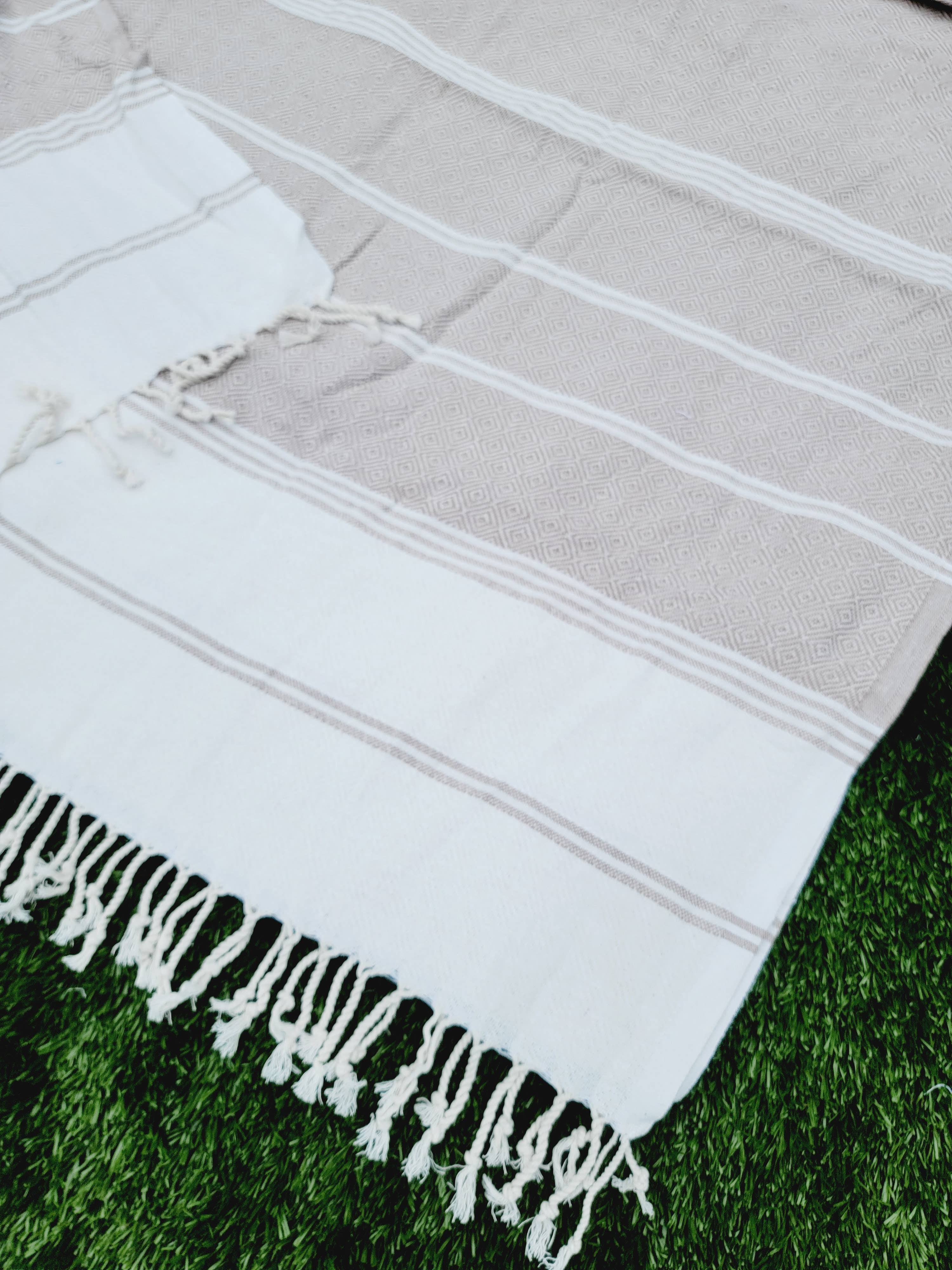 EBRU Home - Wholesale Beach Towel - 10 Sand proof Towel Throw set, Assorted colors DEAL12