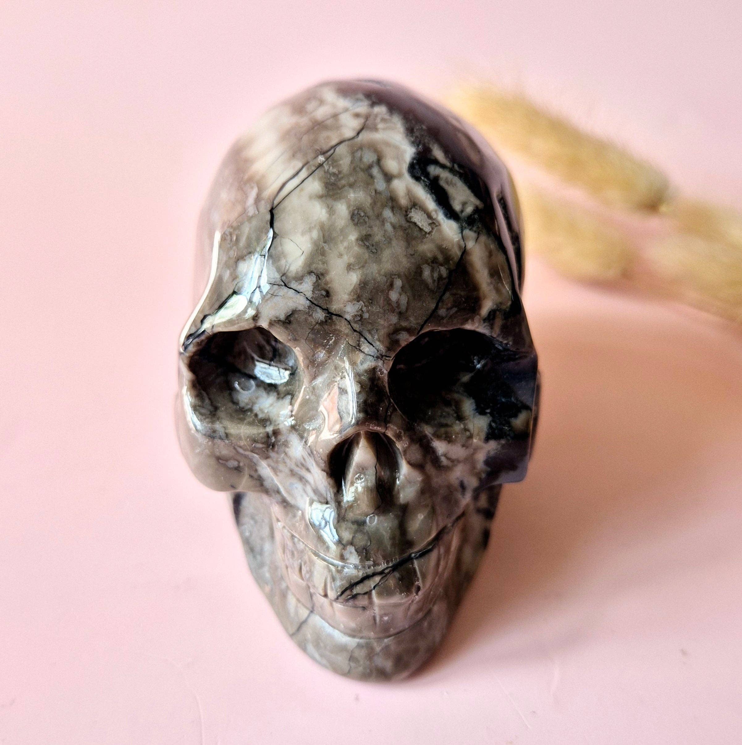 Moonlight Gemstones - Wholesale Spiritual Stone/Crystal - XL Gemstone Druzy Skull UV-reactive Volcano Agate Skull – #3 484 grams4