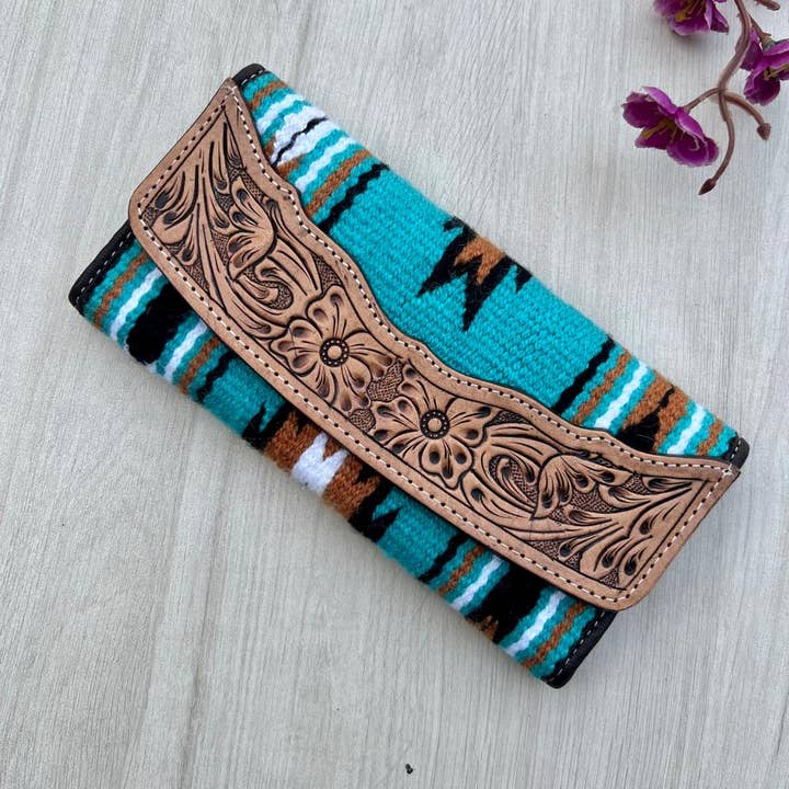 The Design Edge - Wholesale Wallet - Women's - Turq Saddle Blanket Trifold Wallet with Tooled Lthr - TSB23A1